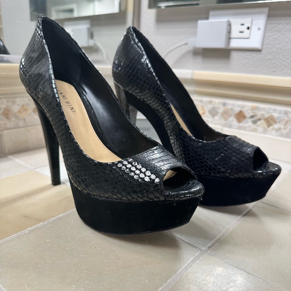 Gianni Bini platform stillettos
